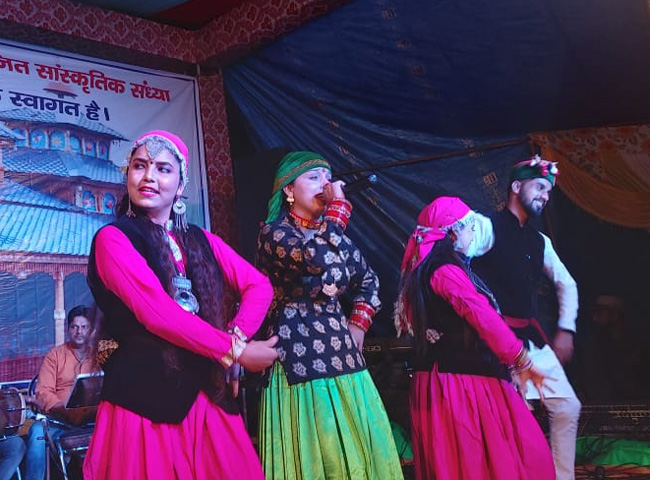  महासू महाराज के जागड़े में लोक गायकों ने बांधा समा